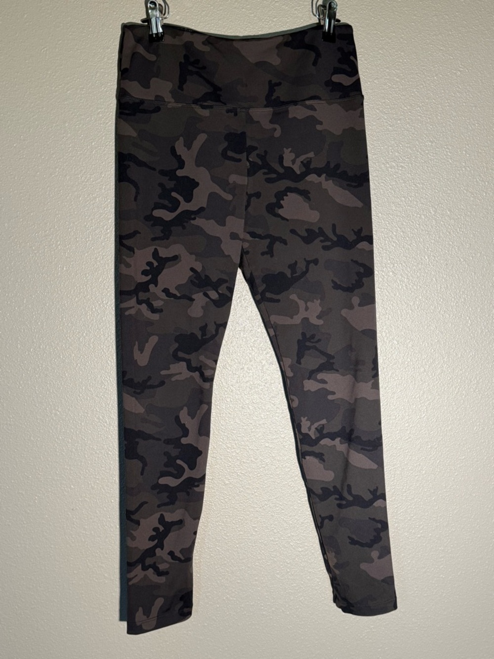 Women's Black & Gray Camo High-Rise Leggings